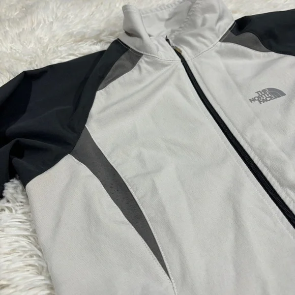 The NorthFace Flight Series Light Weight Woman’s  Jacket Size XS EUC - Picture 2 of 10